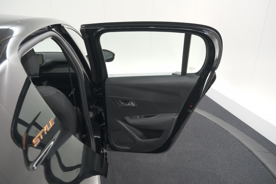 Peugeot 208 Hybrid 110 e-DCS6 Style | Parkeersensoren | Apple Carplay | Cruise Control | Airco