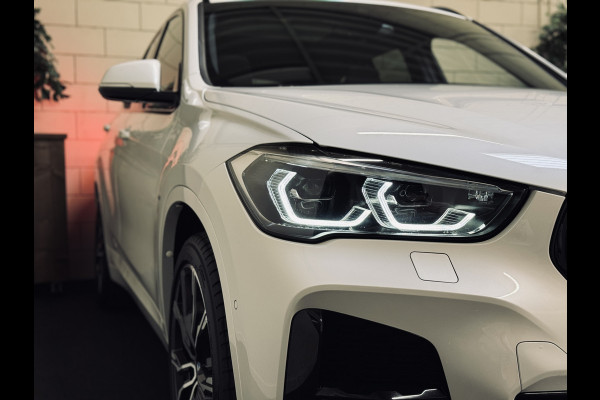 BMW X1 xDrive25e High Exe. M-Sport | Panorama | Memory | ACC | harman/kardon
