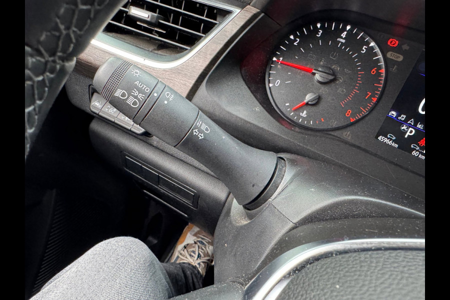 Renault Kangoo TCe 130 EDC Techno Navi / Clima / Stoelverwarming / Camera / P-sensoren rondom