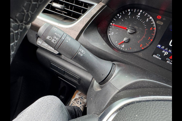 Renault Kangoo TCe 130 EDC Techno Navi / Clima / Stoelverwarming / Camera / P-sensoren rondom