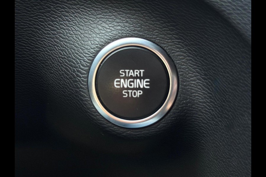 Volvo XC40 2.0 D4 AWD R-Design Facelift | Camera | Leder | Stoelverwarming | LED