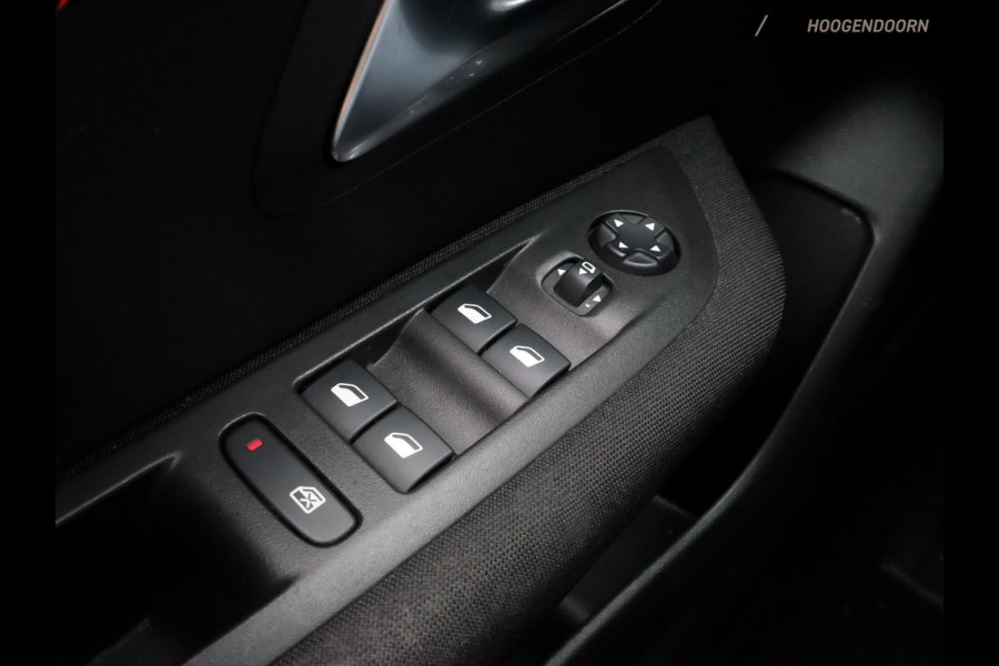 Peugeot 208 1.2 PureTech Active Pack Sport (APPLE CARPLAY,LED,SPORTSTOELEN,CLIMATE,CRUISE,PARKEERSENSOREN,LM- VELGEN,TOPCONDITIE)