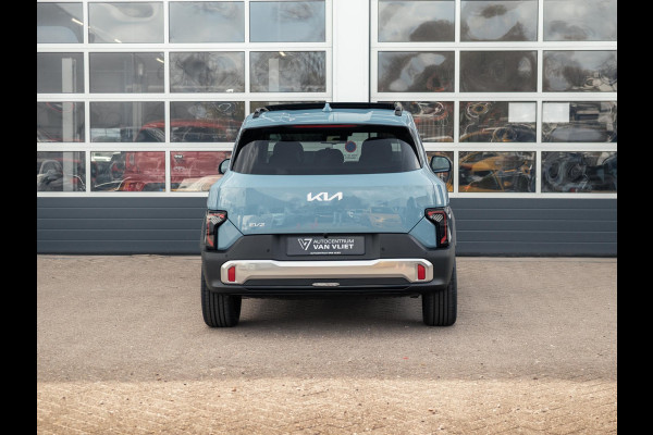 Kia EV2 Plus Advanced 42.2 kWh 5p. | Actieprijs * | Clima | Adapt. cruise | Navi | Schuif/Kanteldak | 18" | Stoel&Stuur Verwarming | Harman Kardon | Apple Carplay