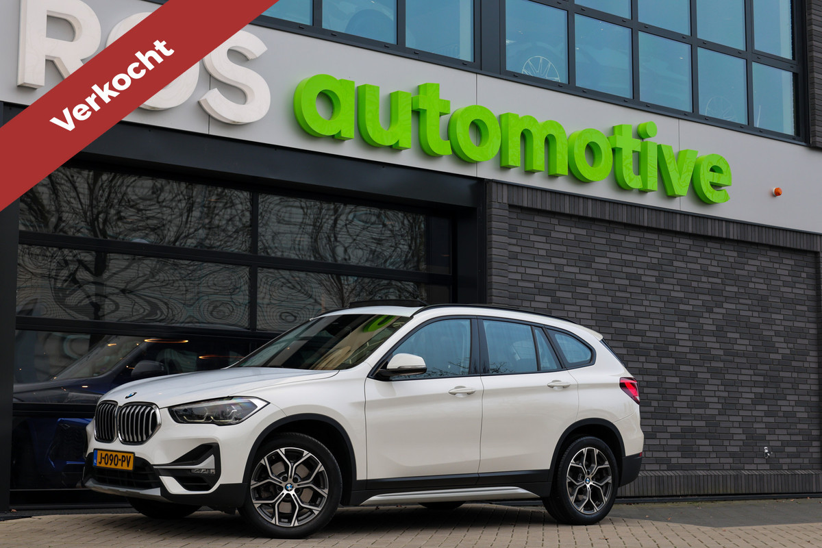 BMW X1 sDrive20i Executive Edition | NAP! | DEALER.OND | PANO | HUD | TREKHAAK | STOELVERWARMING |