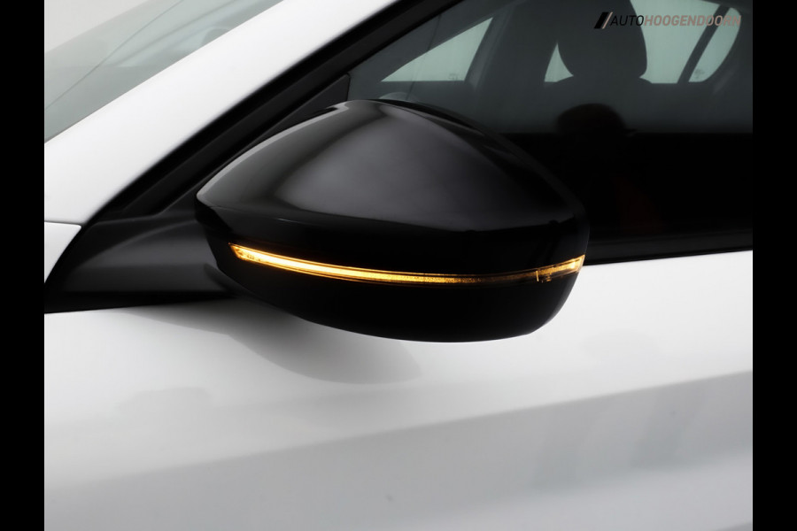 Peugeot 208 1.2 PureTech Active Pack Luxe (APPLE CARPLAY,LED,SPORTSTOELEN,CLIMATE,CRUISE,PARKEERSENSOREN,LM- VELGEN,TOPCONDITIE)