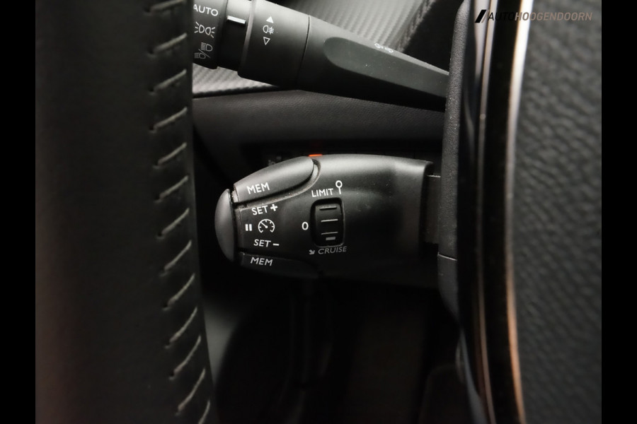 Peugeot 208 1.2 PureTech Active Pack Luxe (APPLE CARPLAY,LED,SPORTSTOELEN,CLIMATE,CRUISE,PARKEERSENSOREN,LM- VELGEN,TOPCONDITIE)