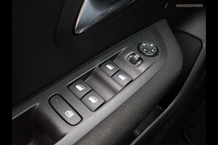 Peugeot 208 1.2 PureTech Active Pack Sport (APPLE CARPLAY,LED,SPORTSTOELEN,CLIMATE,CRUISE,PARKEERSENSOREN,LM- VELGEN,TOPCONDITIE)