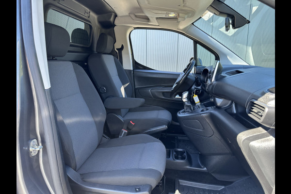 Opel Combo 1.6D 100 PK / L1H1 / INNOVATION / STUUR- EN STOELVEWARMING / INRICHTING / CRUISE / AIRCO / ACHTERKLEP