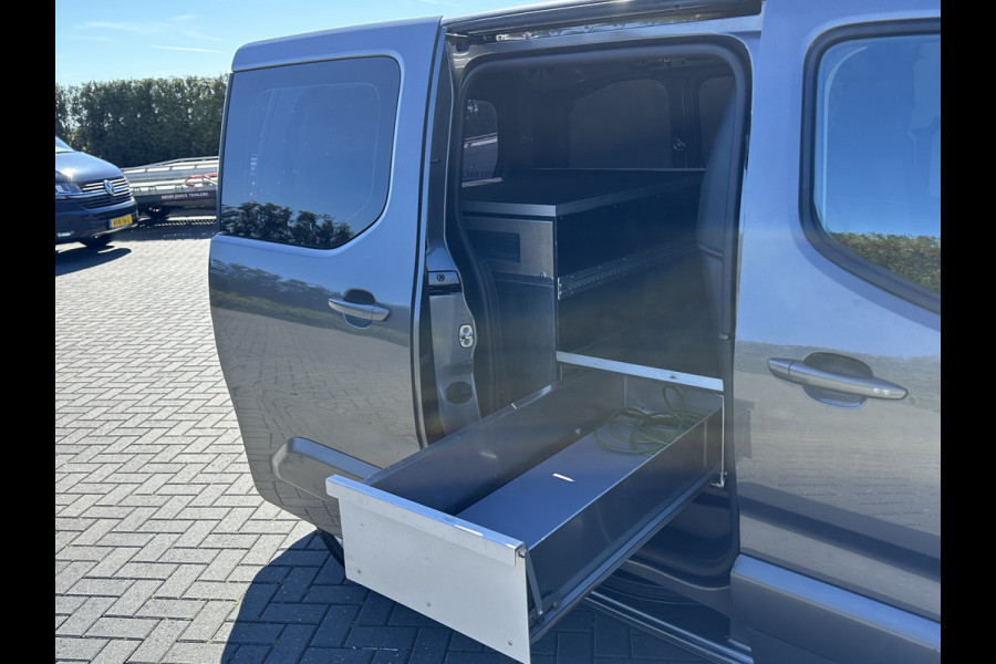 Opel Combo 1.6D 100 PK / L1H1 / INNOVATION / STUUR- EN STOELVEWARMING / INRICHTING / CRUISE / AIRCO / ACHTERKLEP