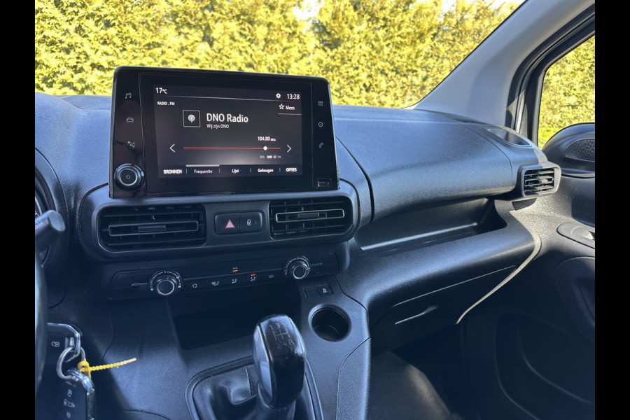 Opel Combo 1.6D 100 PK / L1H1 / INNOVATION / STUUR- EN STOELVEWARMING / INRICHTING / CRUISE / AIRCO / ACHTERKLEP