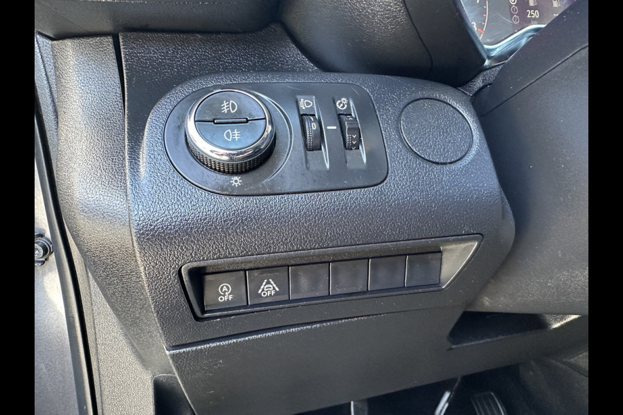 Opel Combo 1.6D 100 PK / L1H1 / INNOVATION / STUUR- EN STOELVEWARMING / INRICHTING / CRUISE / AIRCO / ACHTERKLEP