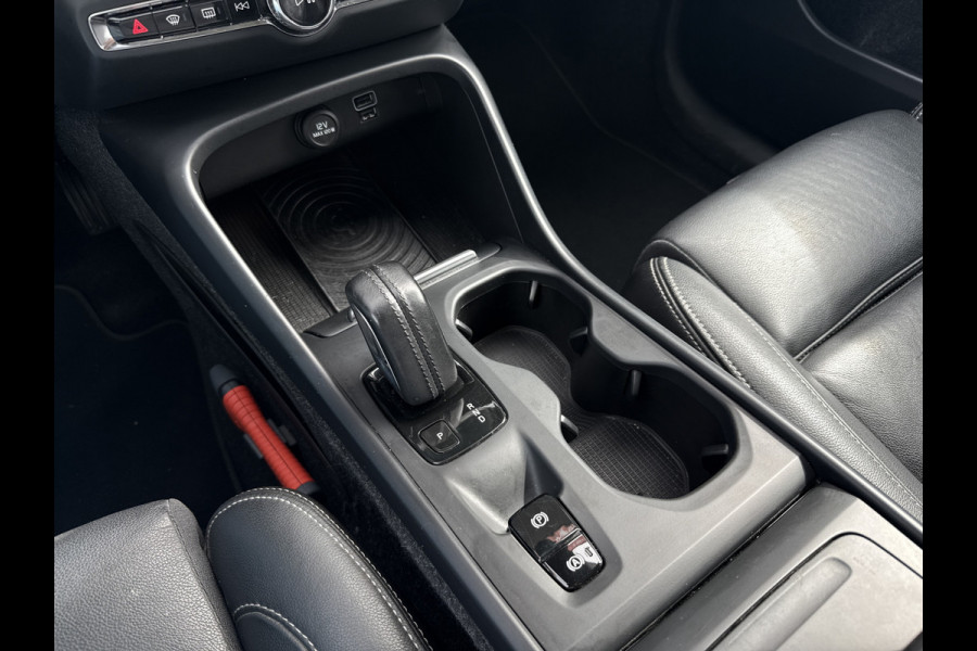 Volvo XC40 2.0 T5 AWD Intro Edition | NL-auto | Vol opties | Pano | Trekhaak | Adapt Cruisec.