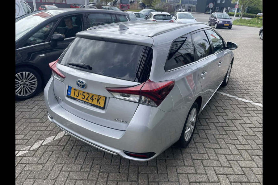 Toyota Auris 1.8 Hybrid Dynamic / camera
