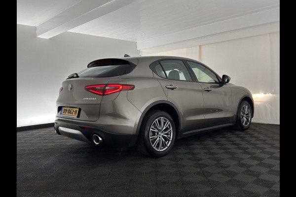 Alfa Romeo Stelvio 2.2d Super Aut. *LEATHER-FABRIC | BI-XENON | DAB+ | NAVI-FULLMAP | COMFORT-SEATS | ECC | CRUISE | PDC | 18"ALU*