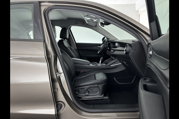 Alfa Romeo Stelvio 2.2d Super Aut. *LEATHER-FABRIC | BI-XENON | DAB+ | NAVI-FULLMAP | COMFORT-SEATS | ECC | CRUISE | PDC | 18"ALU*