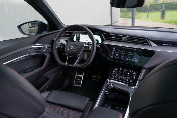 Audi SQ8 e-tron Quattro / S-line/ Standkachel/ Luchtvering/ Cruise Control/ Head-Up Display/ Trekhaak/ 371kW (504PK)