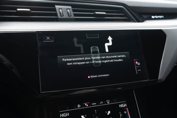 Audi SQ8 e-tron Quattro / S-line/ Standkachel/ Luchtvering/ Cruise Control/ Head-Up Display/ Trekhaak/ 371kW (504PK)