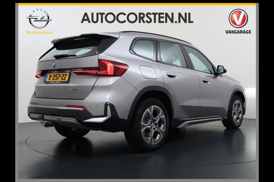 BMW X1 xDrive25e 4WD Hybride 245pk AUT-7 Leder Trekhaak LED Adap.Cruise Camera Navi Sportstoelen Dual-Ecc ParkAssist PDC Apple Carplay  Lmv Elek.Achterklep ConnectDrive Isofix DAB Led Regen-Lichtsensor Lane Assist Wifi AWD 1.700KG Trekgewicht 1e Eigenaar Dealeronderhouden Origineel Nederlandse Auto