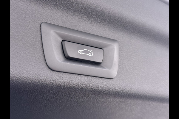 BMW X1 xDrive25e 4WD Hybride 245pk AUT-7 Leder Trekhaak LED Adap.Cruise Camera Navi Sportstoelen Dual-Ecc ParkAssist PDC Apple Carplay  Lmv Elek.Achterklep ConnectDrive Isofix DAB Led Regen-Lichtsensor Lane Assist Wifi AWD 1.700KG Trekgewicht 1e Eigenaar Dealeronderhouden Origineel Nederlandse Auto