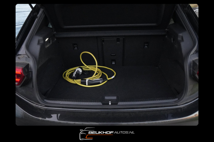 Volkswagen ID.3 First Max 58 kWh Panorama Dak Carplay Cam Navi