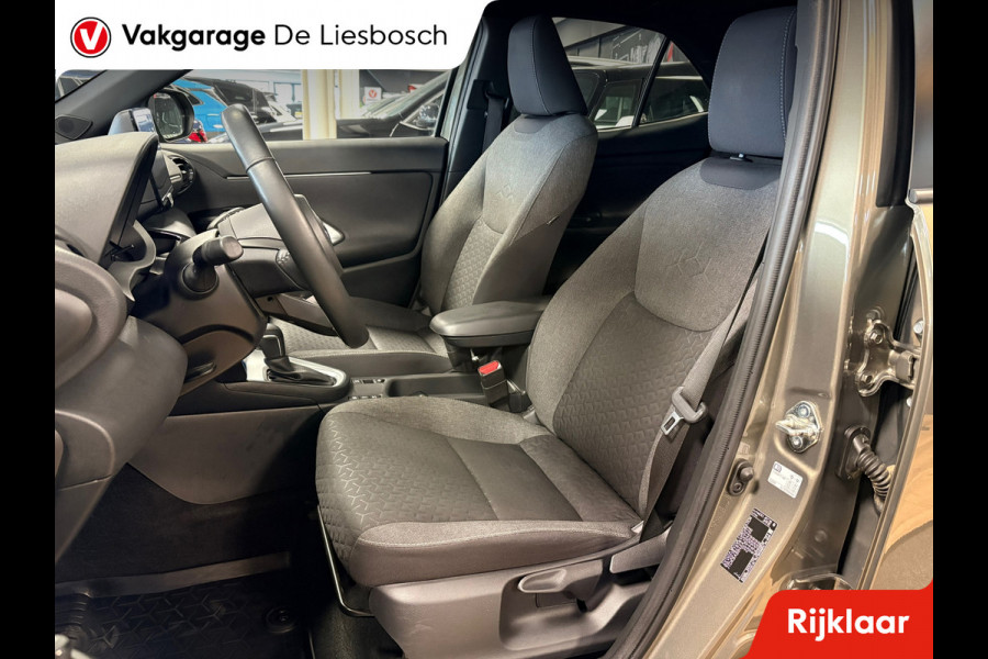 Toyota Yaris Cross 1.5 Hybrid Dynamic/navi / panoramadak / camera / stoel stuur verw / dodehoek / lane assist