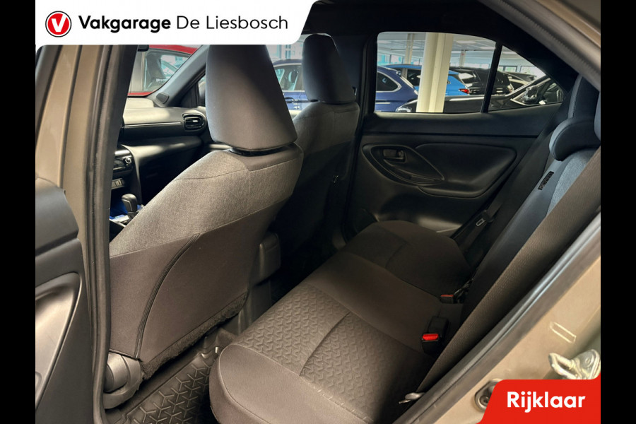 Toyota Yaris Cross 1.5 Hybrid Dynamic/navi / panoramadak / camera / stoel stuur verw / dodehoek / lane assist