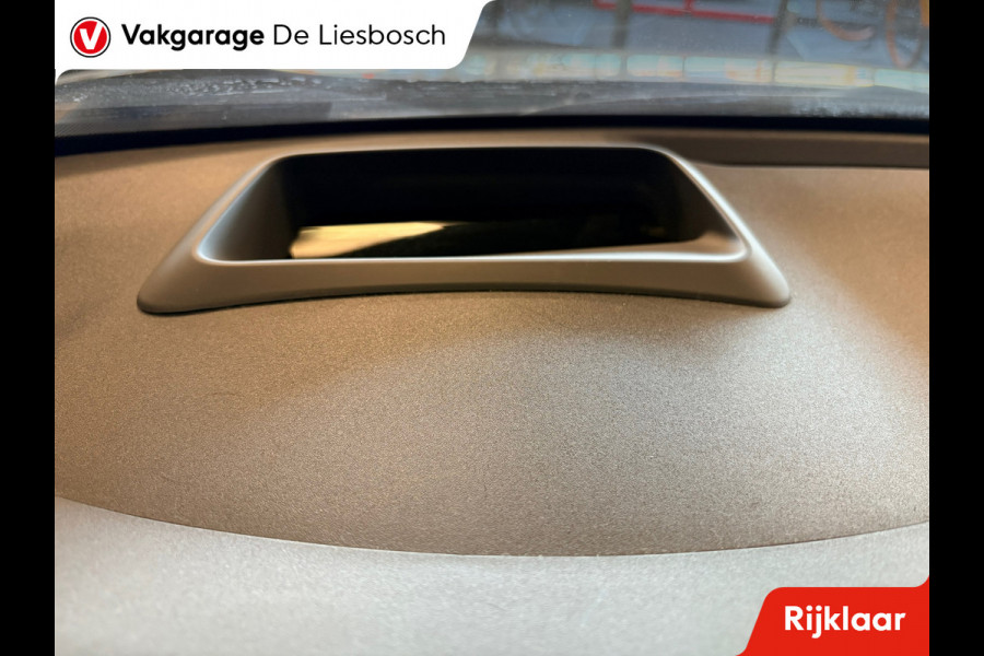 Toyota Yaris Cross 1.5 Hybrid Dynamic/navi / panoramadak / camera / stoel stuur verw / dodehoek / lane assist