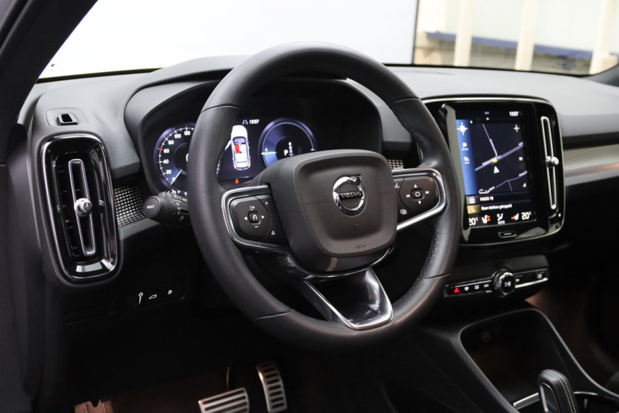 Volvo XC40 1.5 T4 211 PK Recharge R-Design PHEV, 360 Camera, Stoel- & Stuurverwarming, Climate Control