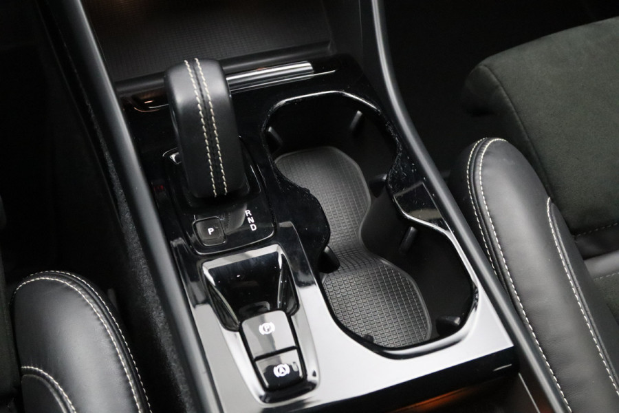 Volvo XC40 1.5 T4 211 PK Recharge R-Design PHEV, 360 Camera, Stoel- & Stuurverwarming, Climate Control
