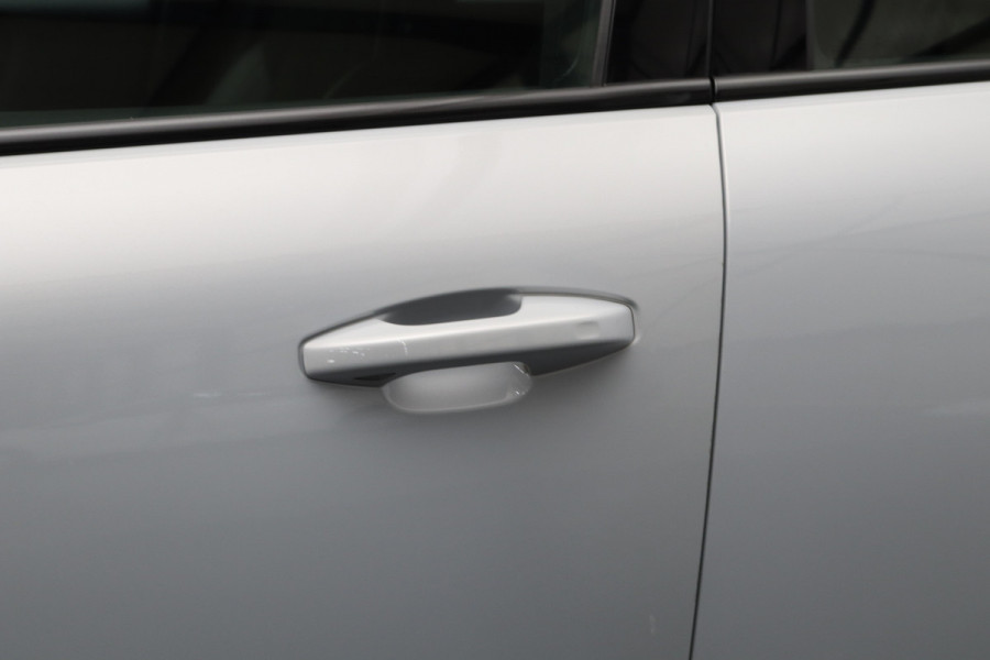 Volvo XC40 1.5 T4 211 PK Recharge R-Design PHEV, 360 Camera, Stoel- & Stuurverwarming, Climate Control