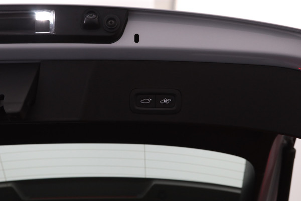 Volvo XC40 1.5 T4 211 PK Recharge R-Design PHEV, 360 Camera, Stoel- & Stuurverwarming, Climate Control
