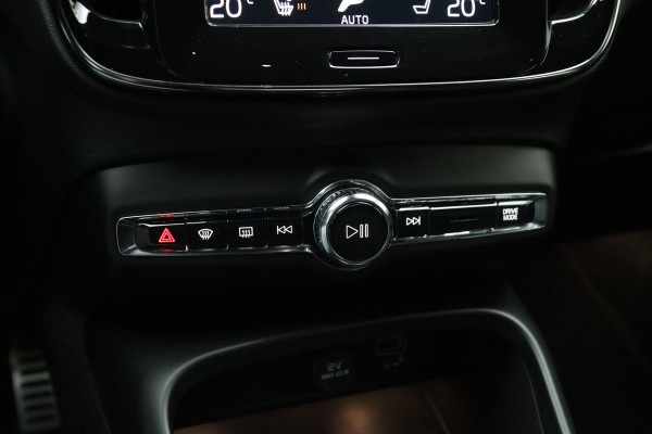 Volvo XC40 1.5 T4 211 PK Recharge R-Design PHEV, 360 Camera, Stoel- & Stuurverwarming, Climate Control