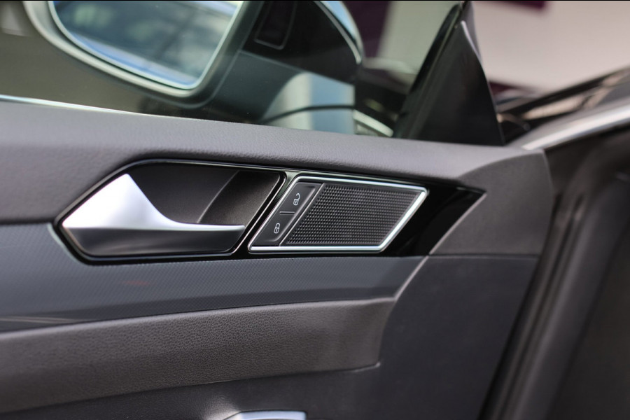 Volkswagen Arteon 1.5 TSI R-Line *Pano*Camera*Virtual*Keyless*ACC*DSG*