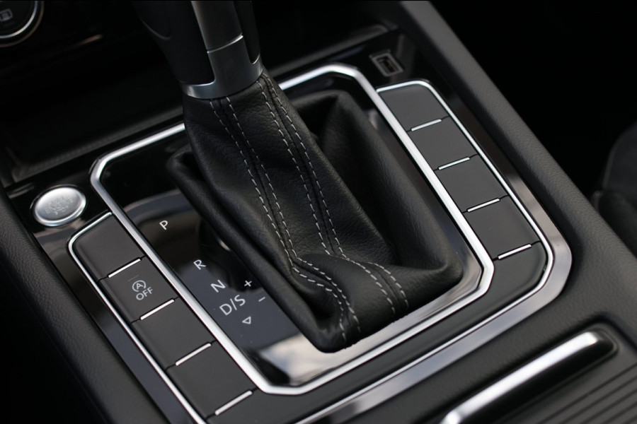 Volkswagen Arteon 1.5 TSI R-Line *Pano*Camera*Virtual*Keyless*ACC*DSG*