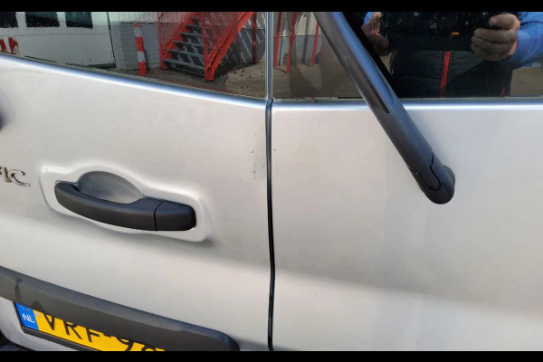 Renault Trafic 150.30 L2H1 - VRF-98-N - DUBBELE CABINE - AUTOMAAT - EURO 6