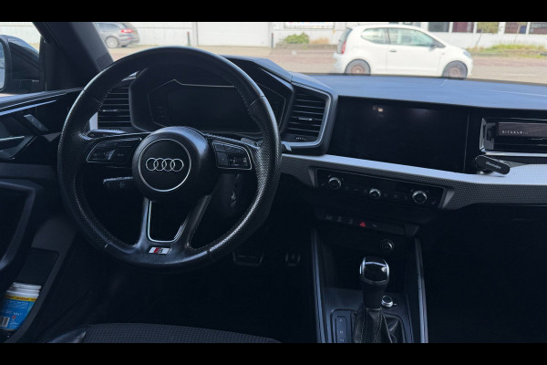 Audi A1 SPORTBACK 30 TFSI S Line edition one