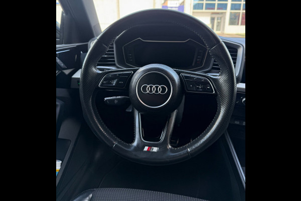 Audi A1 SPORTBACK 30 TFSI S Line edition one