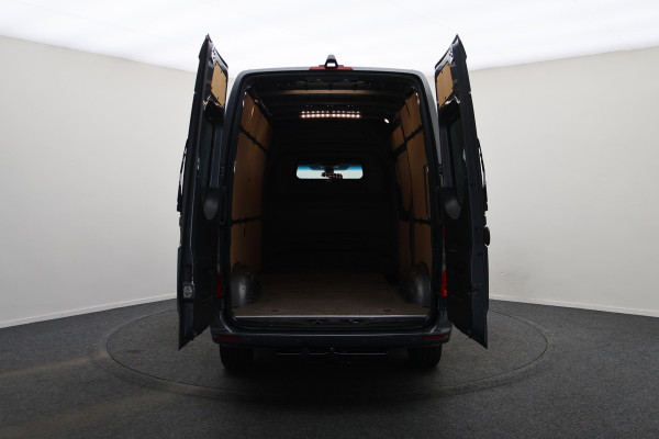 Mercedes-Benz Sprinter 317 CDI Automaat L2H2 3-Zits, Camera, Airco, Cruise, Apple Carplay, DAB, PDC, Trekhaak, 18''