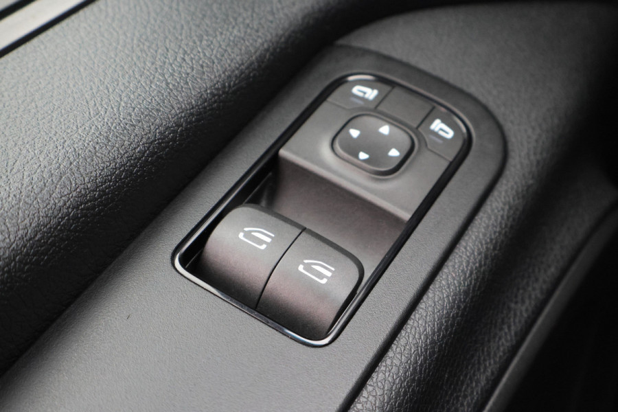 Mercedes-Benz Sprinter 317 CDI Automaat L2H2 3-Zits, Camera, Airco, Cruise, Apple Carplay, DAB, PDC, Trekhaak, 18''