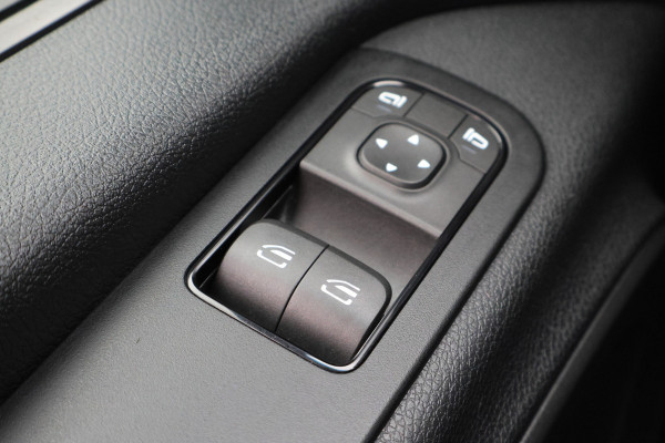 Mercedes-Benz Sprinter 317 CDI Automaat L2H2 3-Zits, Camera, Airco, Cruise, Apple Carplay, DAB, PDC, Trekhaak, 18''