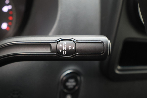 Mercedes-Benz Sprinter 317 CDI Automaat L2H2 3-Zits, Camera, Airco, Cruise, Apple Carplay, DAB, PDC, Trekhaak, 18''