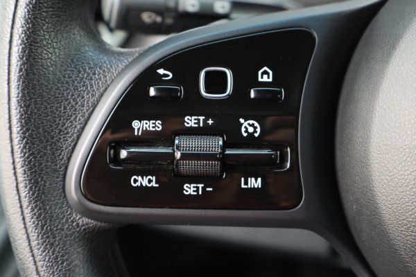 Mercedes-Benz Sprinter 317 CDI Automaat L2H2 3-Zits, Camera, Airco, Cruise, Apple Carplay, DAB, PDC, Trekhaak, 18''