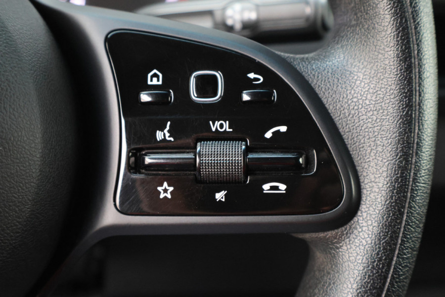Mercedes-Benz Sprinter 317 CDI Automaat L2H2 3-Zits, Camera, Airco, Cruise, Apple Carplay, DAB, PDC, Trekhaak, 18''