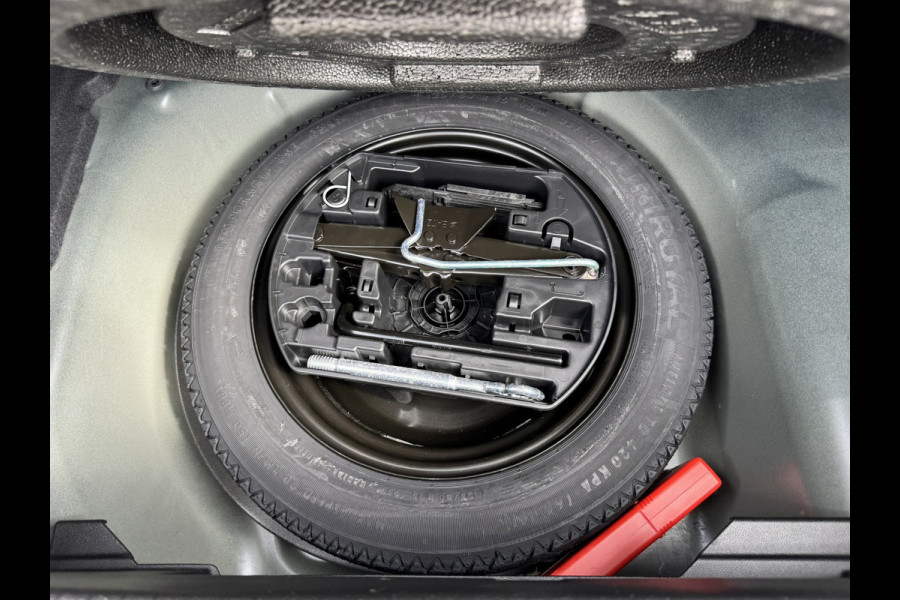 Peugeot 208 Hybrid 136 e-DCS6 GT Panorama 360 Camera Navigatie Carplay DAB Dodehoek Keyless