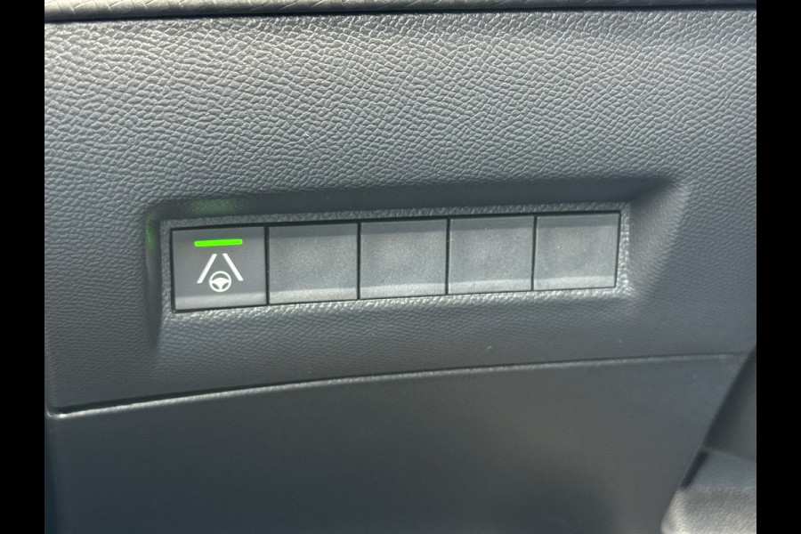 Peugeot 208 Hybrid 136 e-DCS6 GT Panorama 360 Camera Navigatie Carplay DAB Dodehoek Keyless