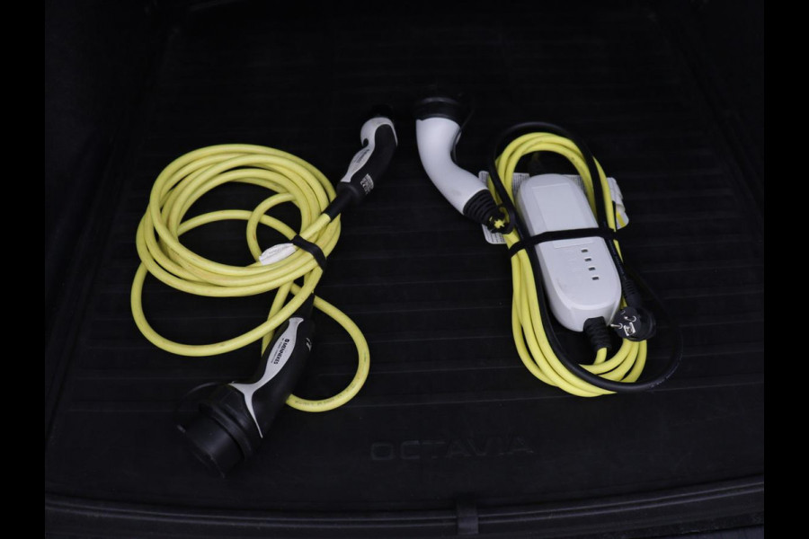 Škoda Octavia 1.4 TSI iV PHEV Sportline Business | SOH 96% | Trekhaak | Stoelverwarming | Camera | Carplay | Navigatie