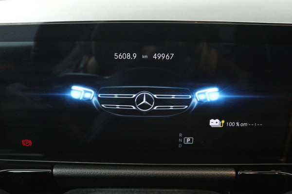 Mercedes-Benz GLA 250 e AMG Line (PANORAMADAK, SFEERVERLICHTING, STOELVERWARMING, ELEKTR STOELEN, CAMERA)