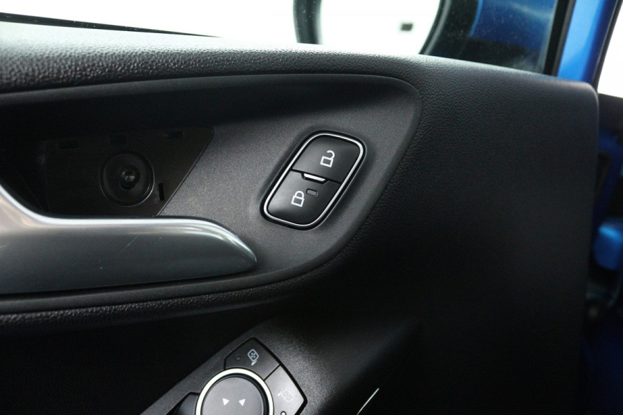 Ford Fiesta 1.0 EcoBoost ST-Line (PANORAMADAK, STOEL/STUUR VERWARMING, LANE-ASSIST, CRUISE CONTROL, NAVIGATIE, PARKEERSENSOREN)