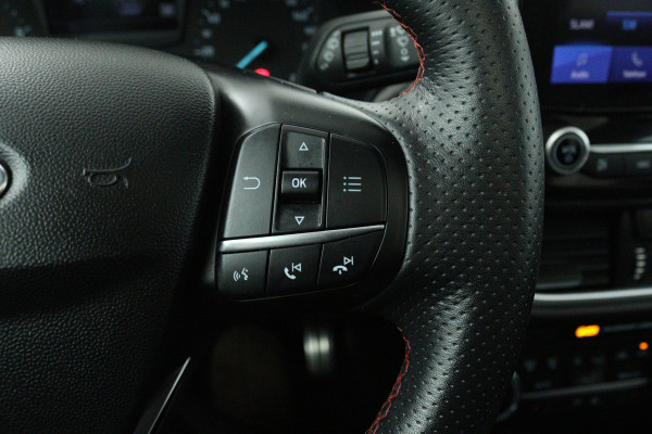 Ford Fiesta 1.0 EcoBoost ST-Line (PANORAMADAK, STOEL/STUUR VERWARMING, LANE-ASSIST, CRUISE CONTROL, NAVIGATIE, PARKEERSENSOREN)