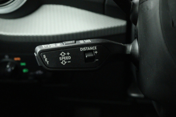Audi Q2 35 TFSI Advanced edition (ACHTERUITRIJCAMERA, DIGITALE COCKPIT, CRUISE CONTROL ADAPTIEF, PARKEERSENSOREN)